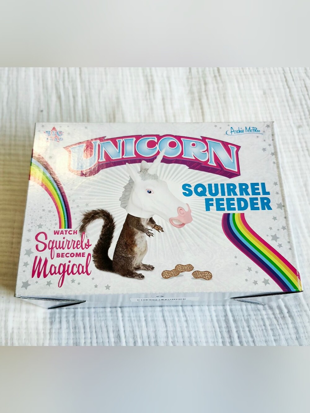 Archie McPhee Unicorn Squirrel Feeder – White & Pink